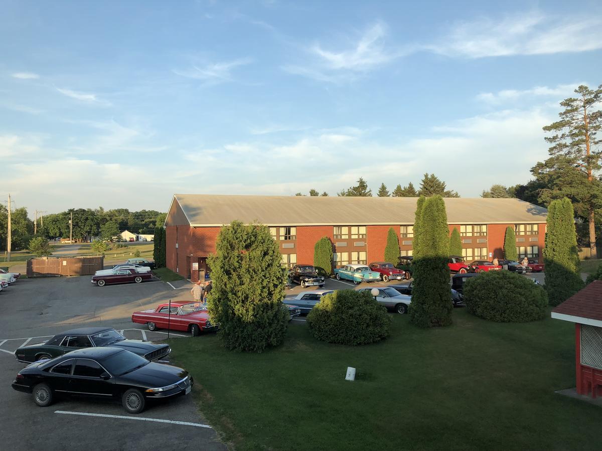 Red Pine Inn & Conference Centre Alliston Exterior foto